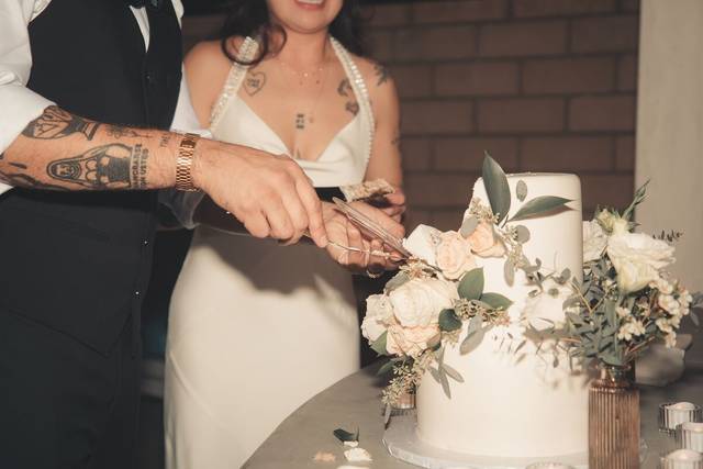 Wedding cake cutting