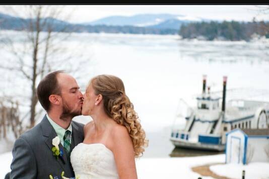 A winter wedding in Wolfeboro!Wolfeboro InnHair and Makeup - Zen Glow Wellness & Beauty SpaPhotography - UnVeiling Photography