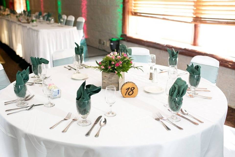 Table Setting © Shelby Photography