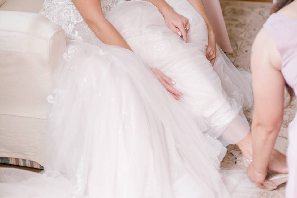 Bridal portrait farmhouse porc