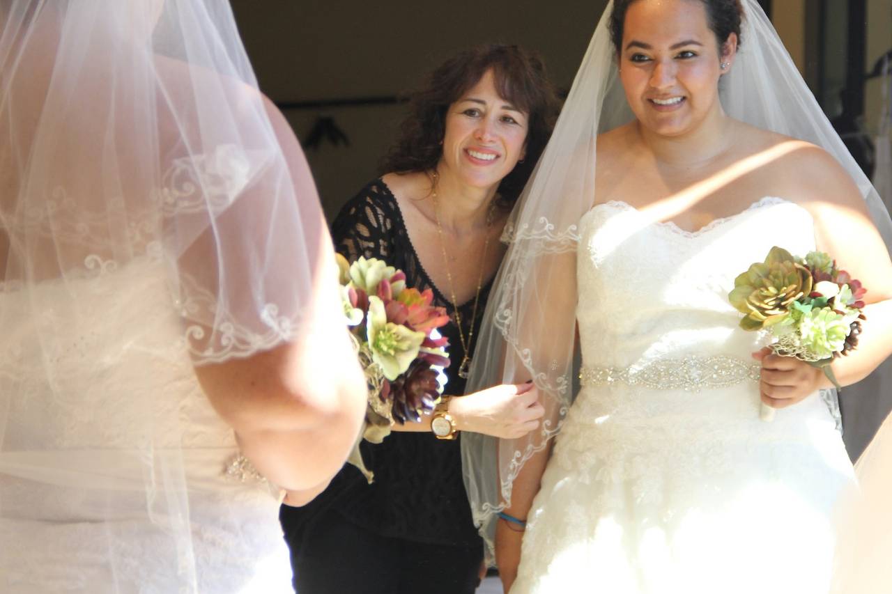 Della Curva (Plus-Size Bridal Salon) - Dress & Attire - Tarzana, CA -  WeddingWire