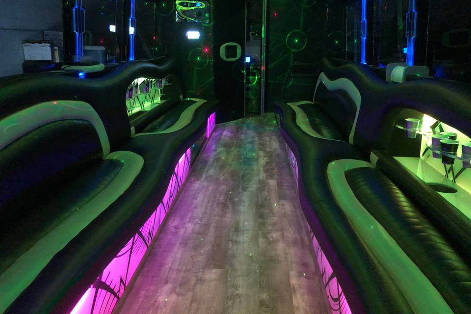 MANE Limousine & Party Bus