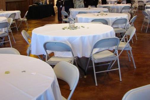 The Landing accommodates up to 250 guests banquet style.