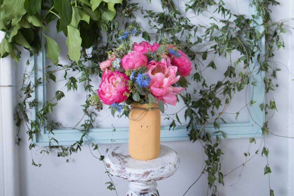 Lucy blooms vase arrangement