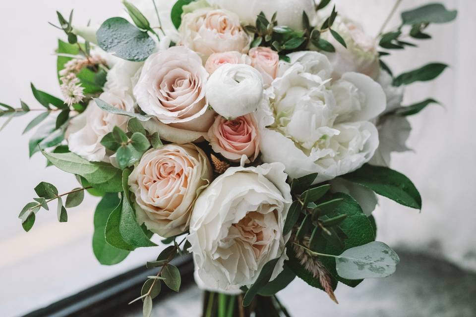 Blush and white peonies