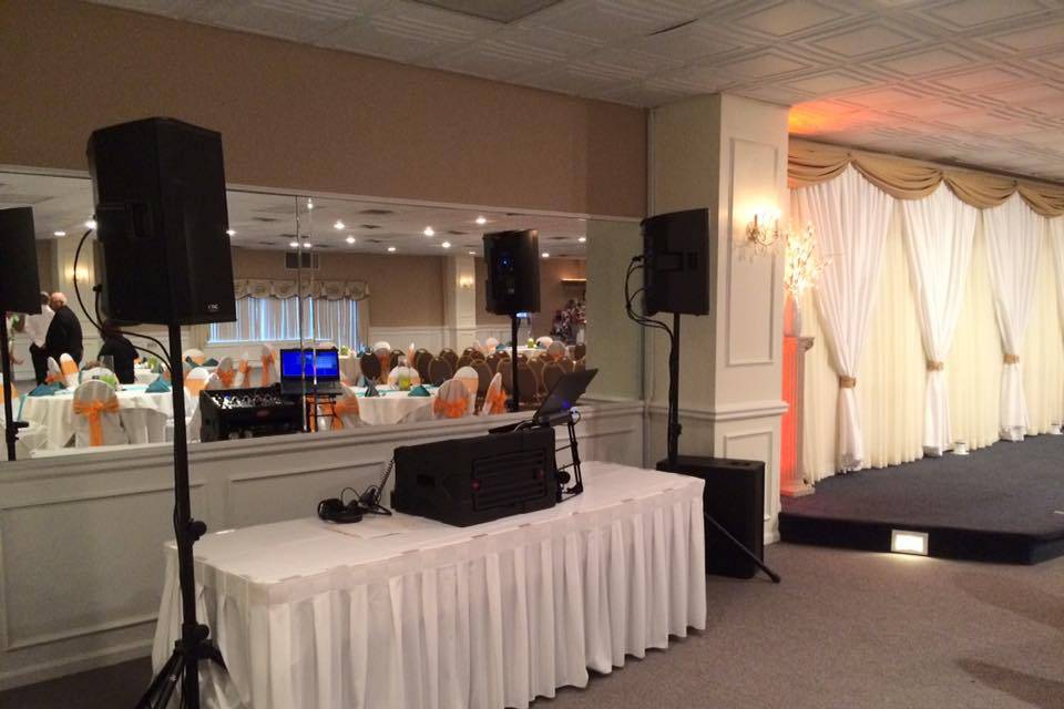 DJ Joe Reinhart Professional Wedding DJ