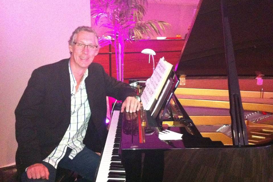 Andrew Grainger, Pianist or Cello & Piano