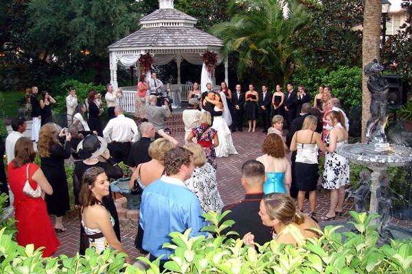 1st Dance @ Dr. Phillips House w/Up Lighting in Gazebo & Projection of Roses over whole Courtyard.