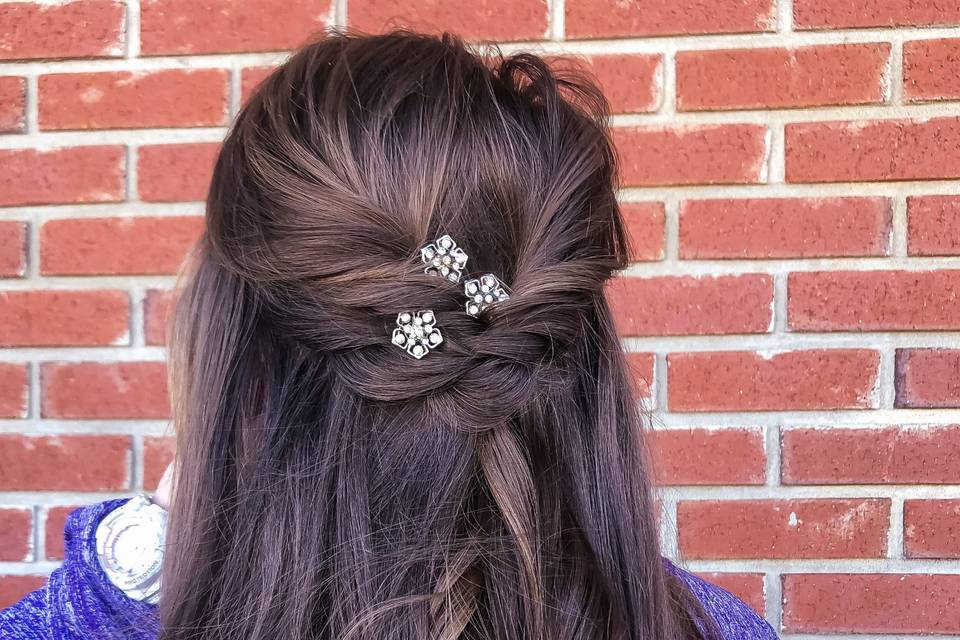 Simple but elegant hairstyle