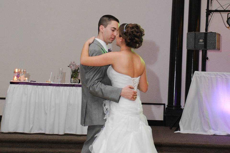 Newlyweds on the dancefloor