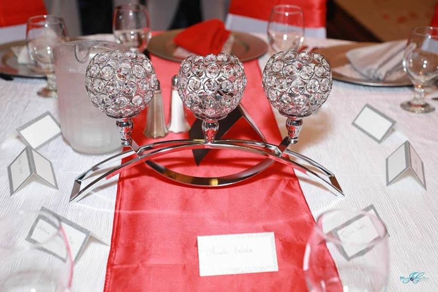 Red and white wedding decor