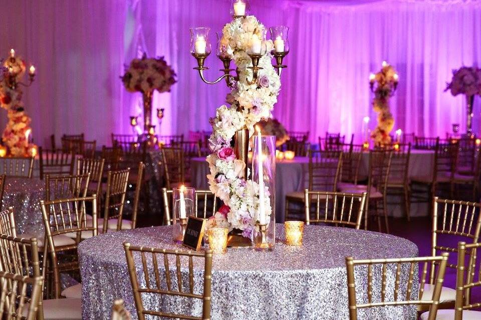 Raised table centerpiece