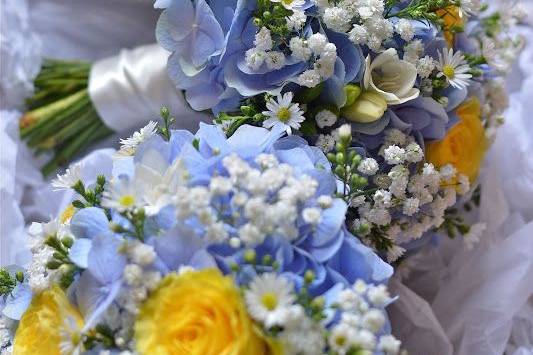 Bouquets Blue & Yellow
