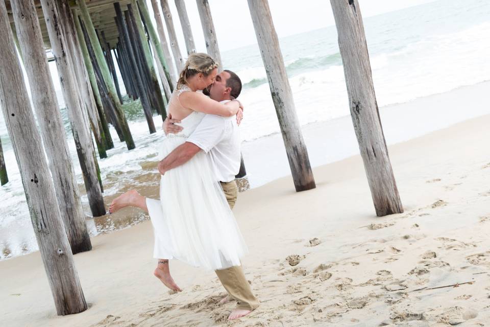 Wedding kiss OCMD Pier