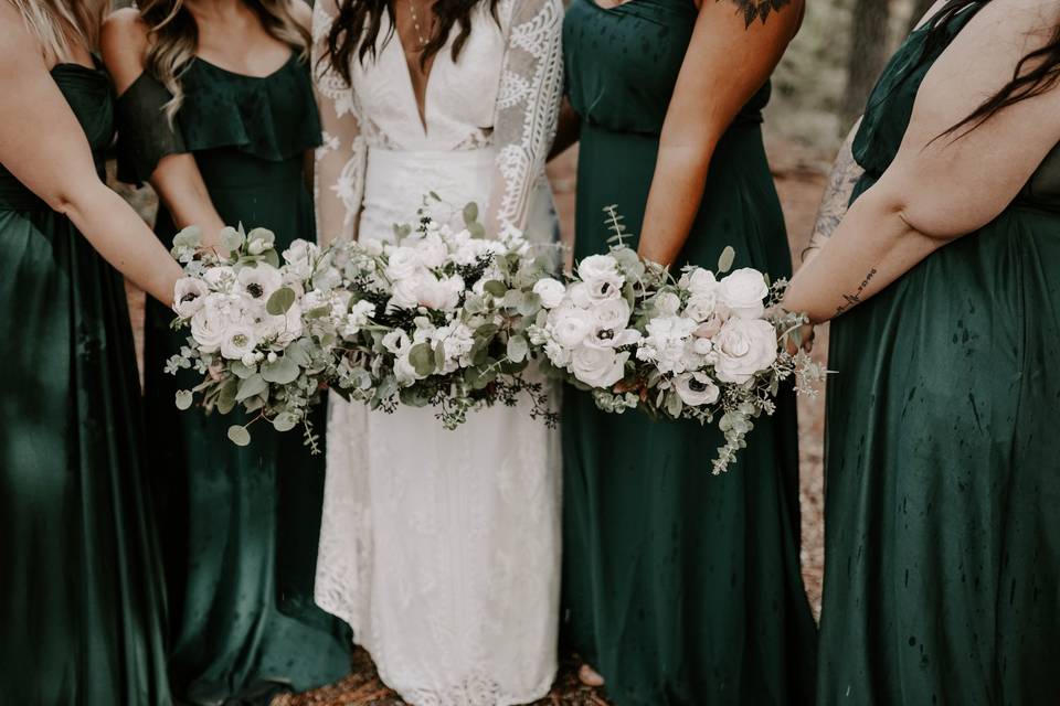 White and black bouquets