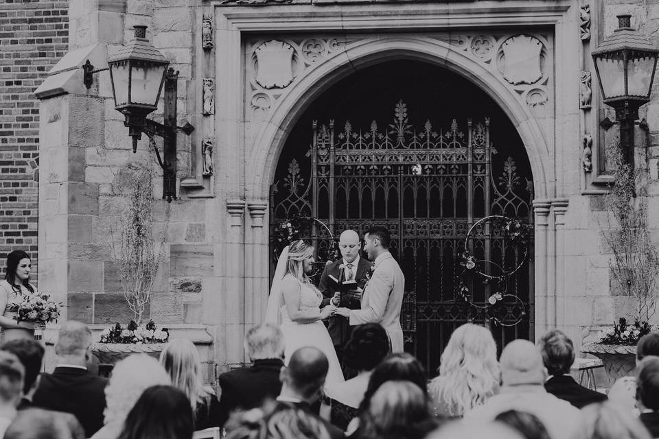 Bouquet toss