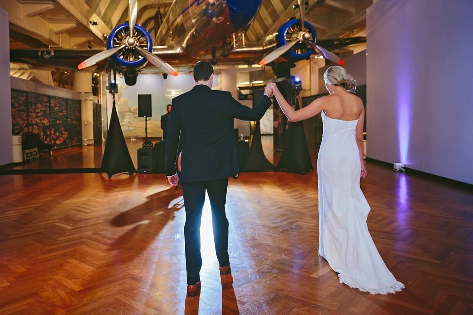 Happy couples on the dancefloor