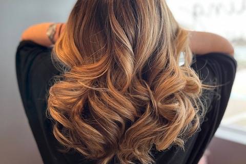 Hair blow outlet dry bar