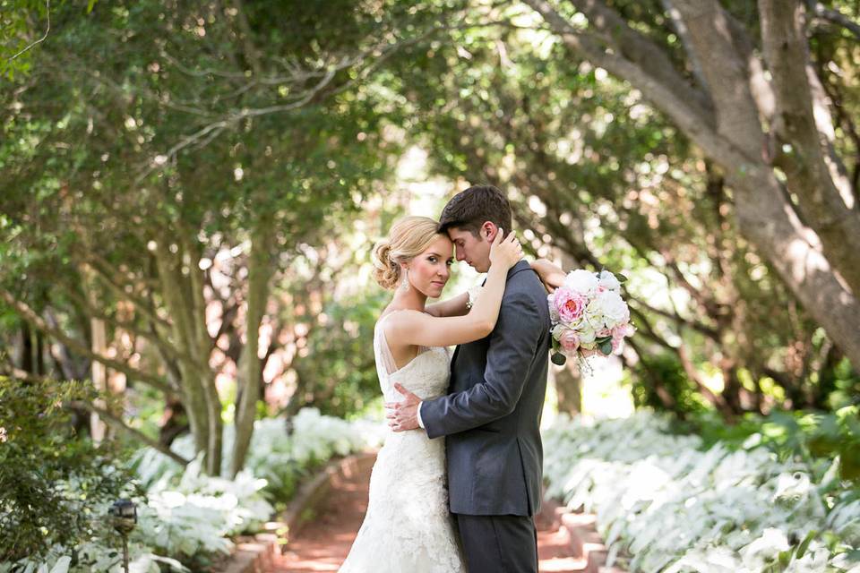 Botanical Garden Dallas Wedding by Tracy Autem & Lightly Photography