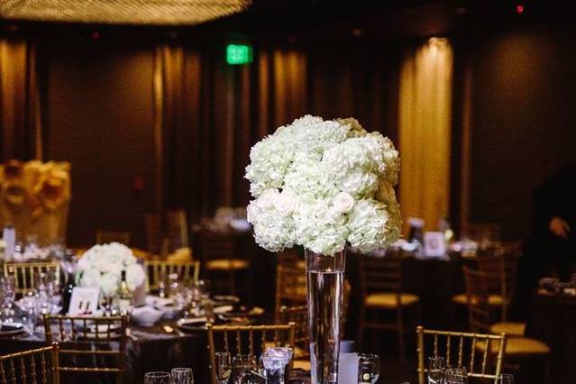 Table setting with centerpiece