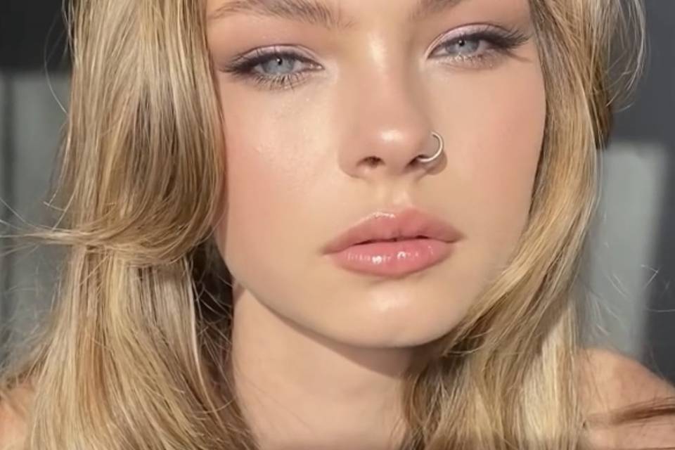 Natural makeup