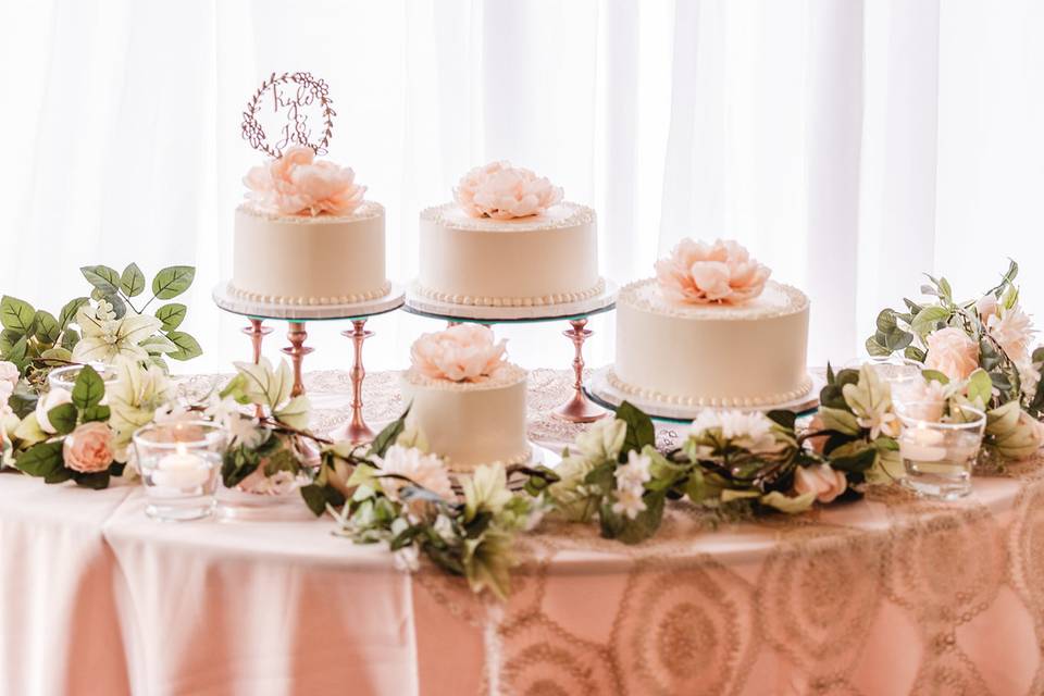 CAKE TABLE