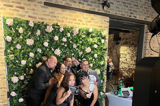 Mr. Professional Photo Booth