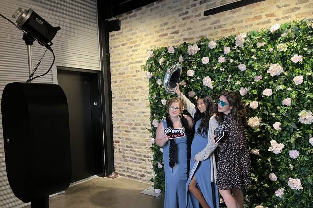 Mr. Professional Photo Booth
