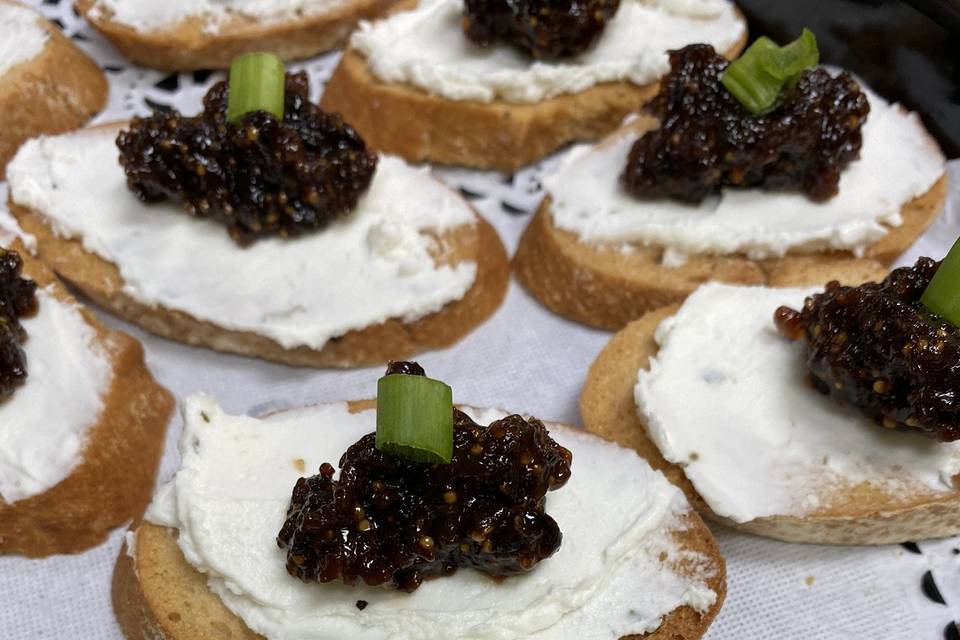 Fig & Goat Cheese Crostini