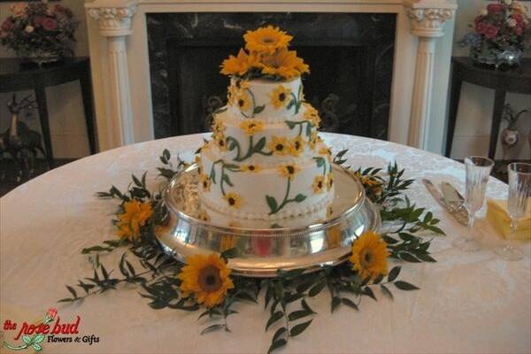 Sunflower cake decor