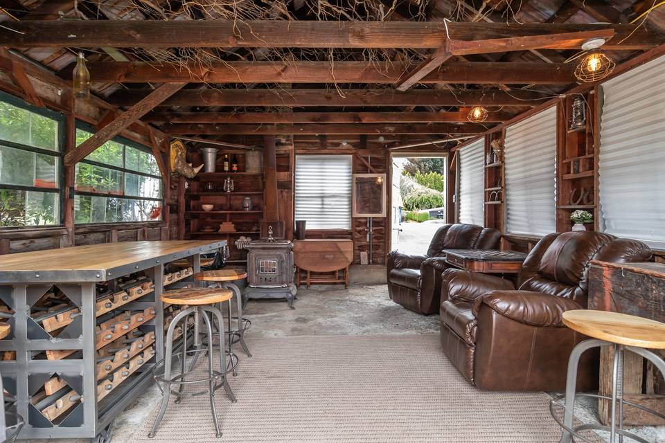 Kitchen/bar area