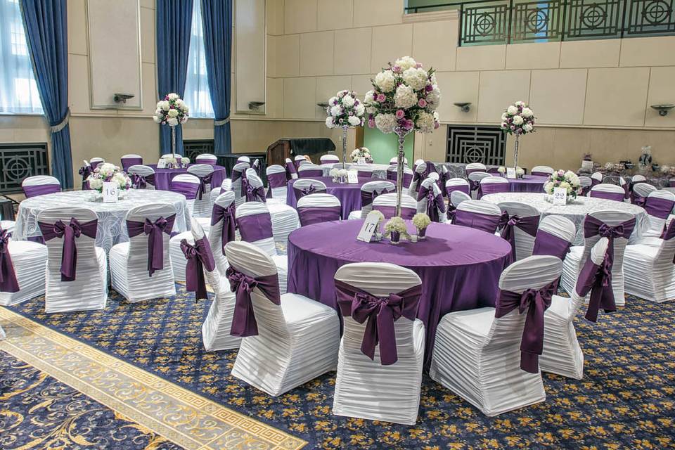 Linen Hero by Chair Covers & Linens