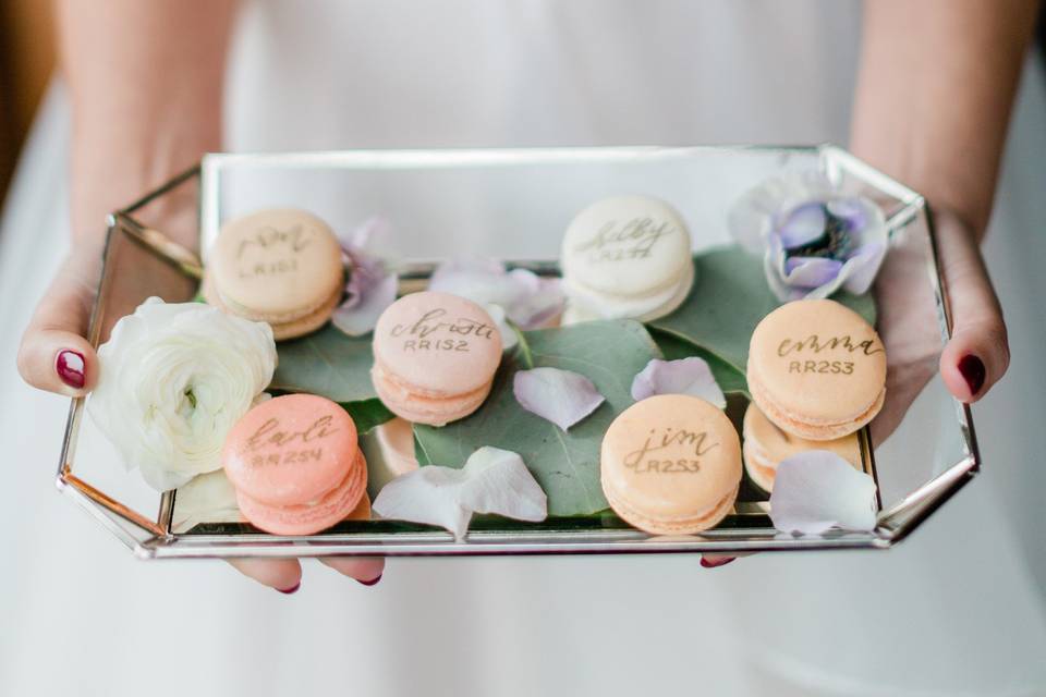 Macaron place cards