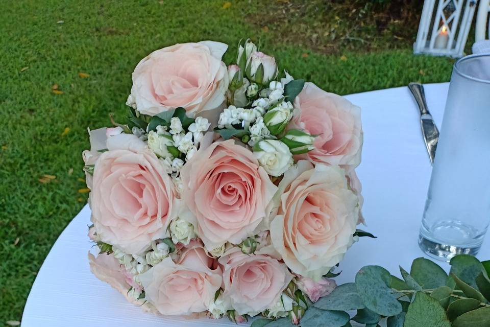 Bridal roses bouquet