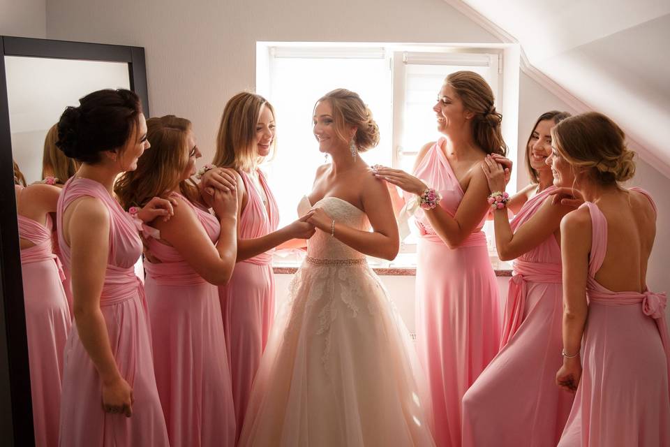 Wedding party in pink