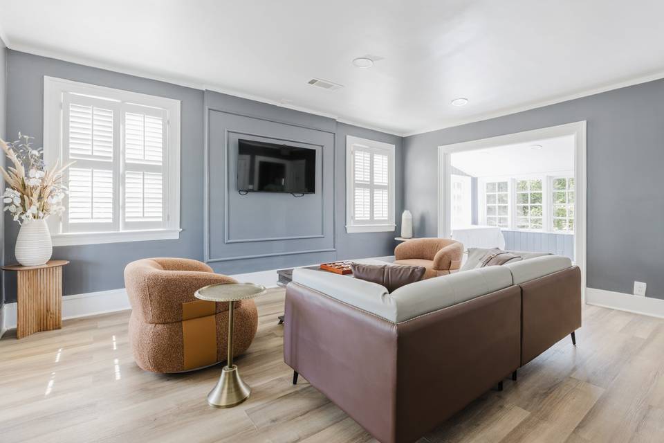 Manor House Upstairs Lounge