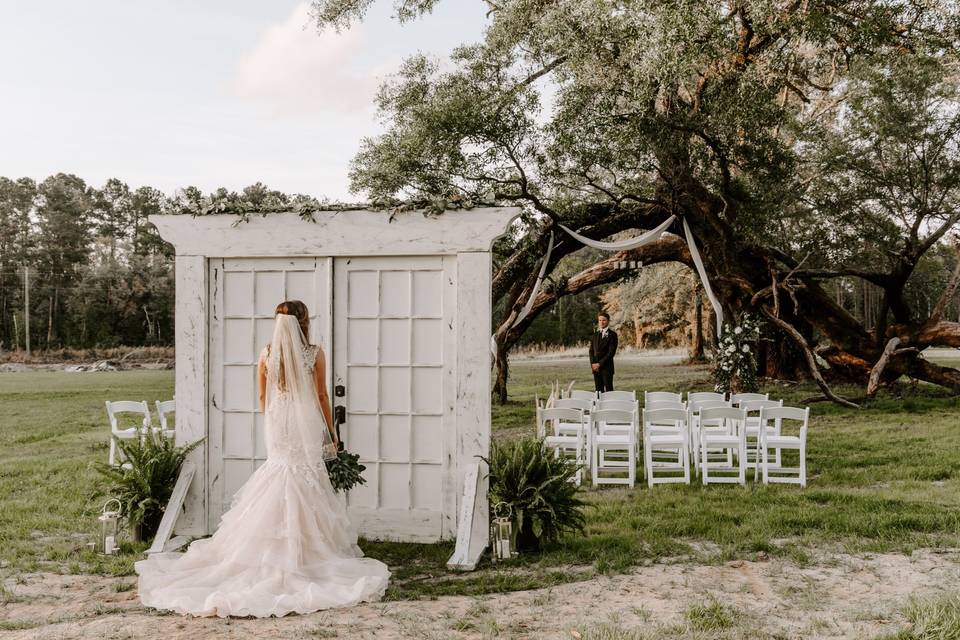 The Majestic Oaks Ceremony