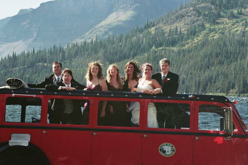 The couple with the bridesmaids and groomsmen