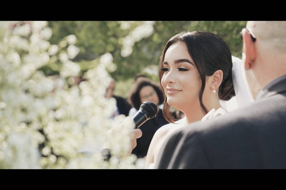 Bride at Atlar