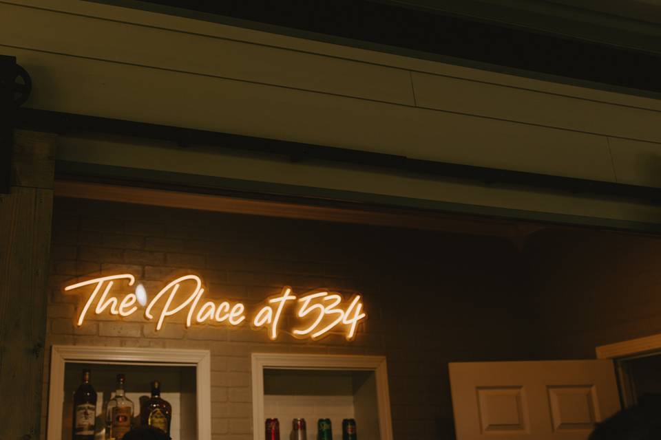 Pavilion bar