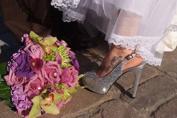 Bridal bouquet and shoes