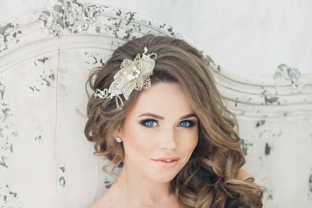 Bride holding her bouquet