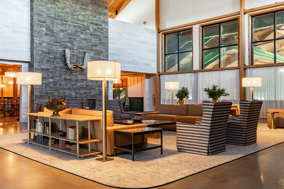 Indoor cocktail hour lounge
