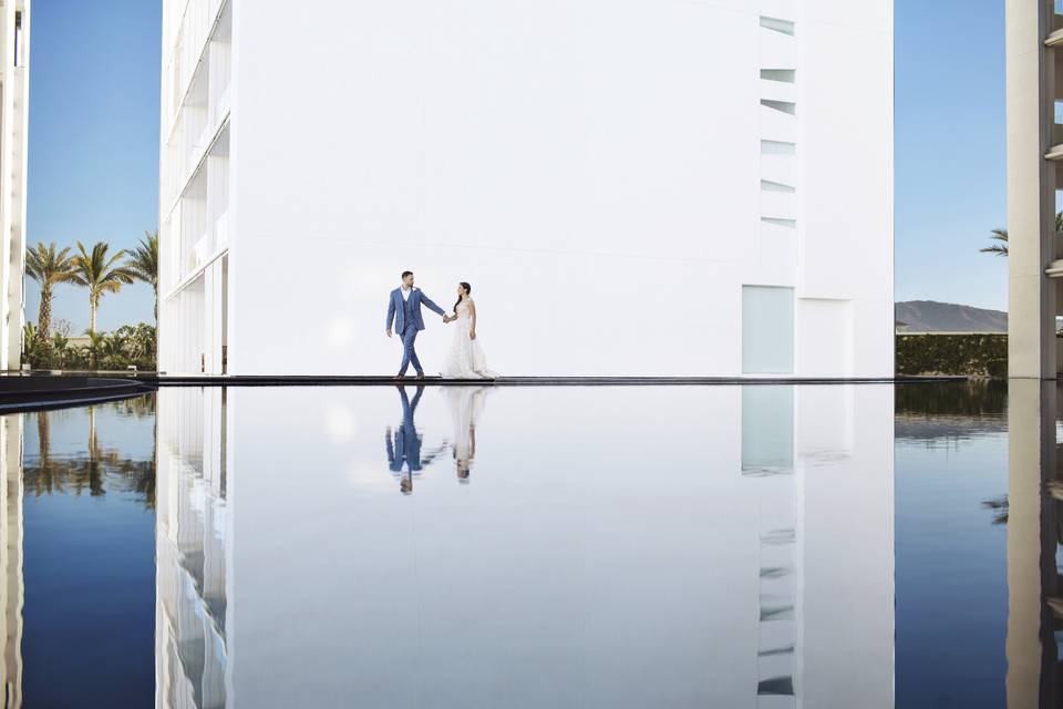 Modern hotel wedding in Mexico