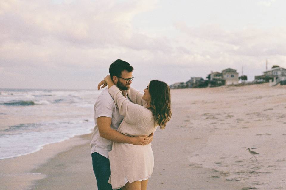 Lovers on the beach - Full Send Creative