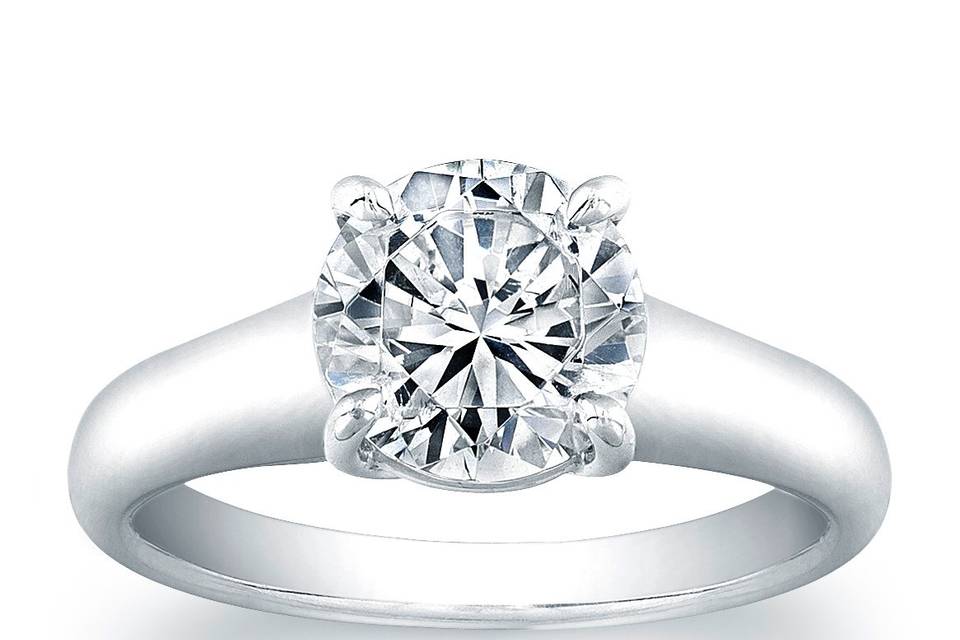<b>Vatche X Prong Solitaire Engagement Ring
</b><br>This simple yet stylish solitaire engagement ring setting is made by Vatche and will perfectly show off your choice of a center diamond.