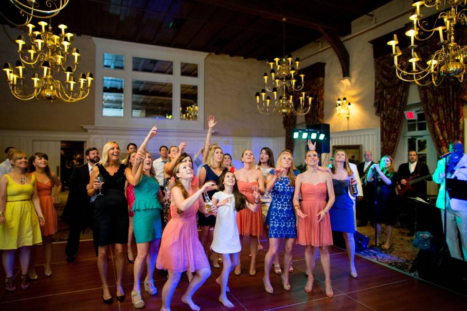 Bouquet toss