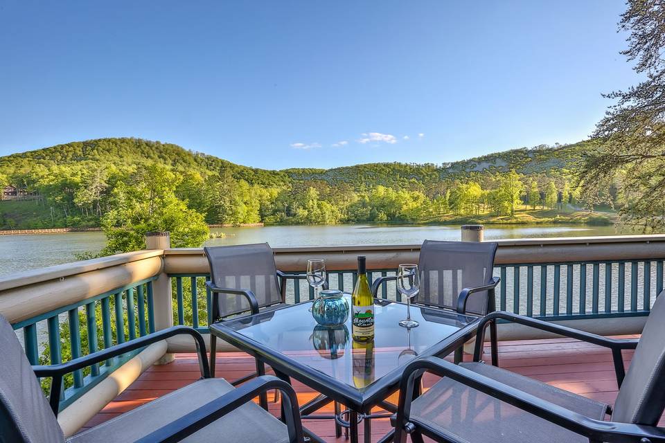 Falling Waters Mountain Lodge