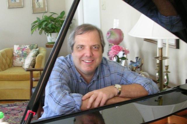 Mike Evans: Solo Pianist and Singer