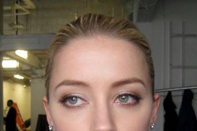 Amber Heard on set 